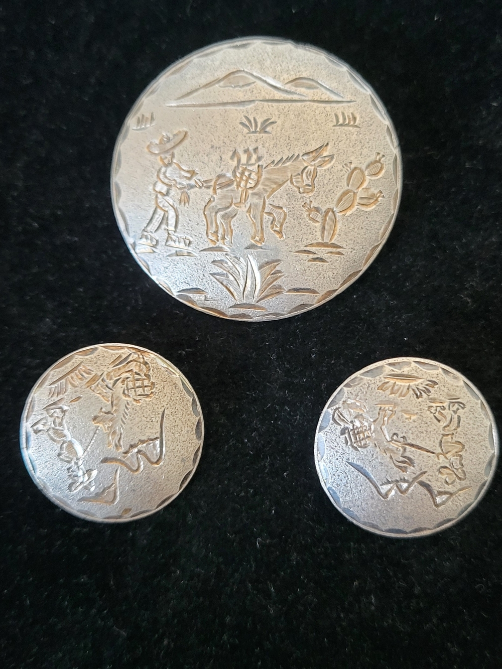 Vintage Sterling Silver Pin and Earring Set. Sign Mexico 925 17gms